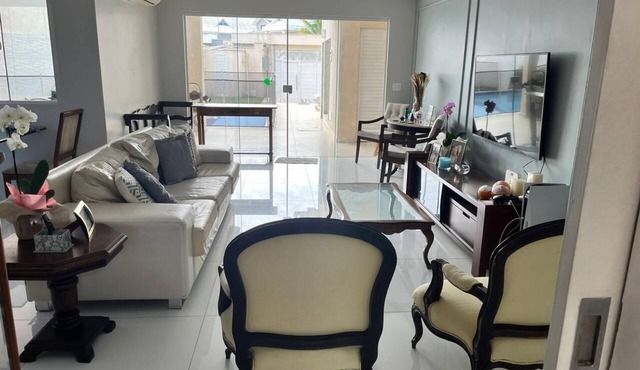 Mansão Luxuosa 5 Suítes, Riviera del Sol com Empregada Domestica Inclusa