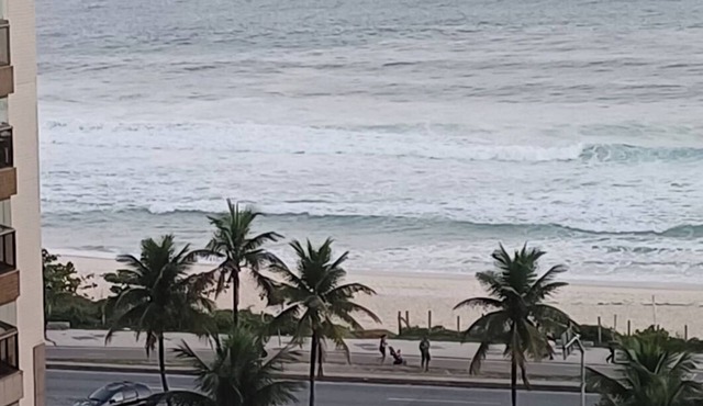 Bright 2-bedroom apartment with AC in pleasant Rio de Janeiro in Rio de Janeiro