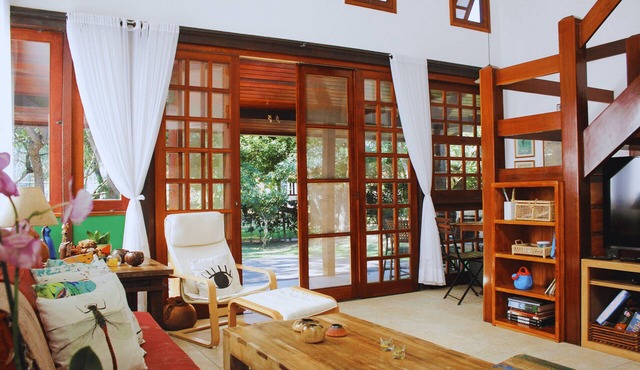 Bz10 House in a gated club community steps from the beach