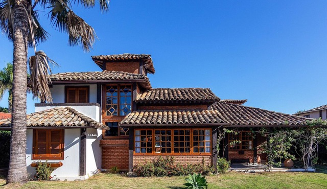 Bz46 300 meters from the beach! House with 4 suites!