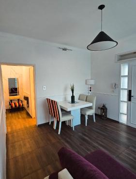 Cómodo departamento 2 dormitorios con jardín sobre Avenida Libertador in San Juan
