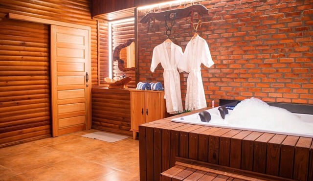 Cabana Texas Estilo Country com Hidro e Lareira