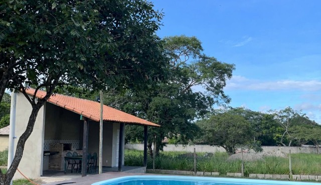 Cantinho das Emerências, a house near the beach in a rustic style with a swimming pool!