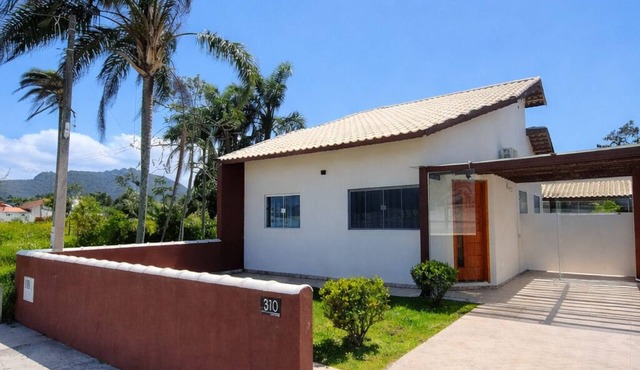 Canto do Cruz - Ilha Comprida, Fully equipped house with air conditioning and barbecue.