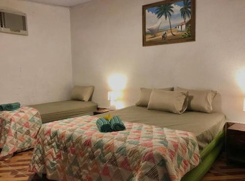 Casa à beira do rio Jaguareguava na Mata Atlântica em Bertioga SP in Bertioga