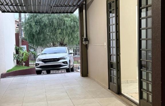 Casa a poucas quadras da br de acesso ao Show Rural