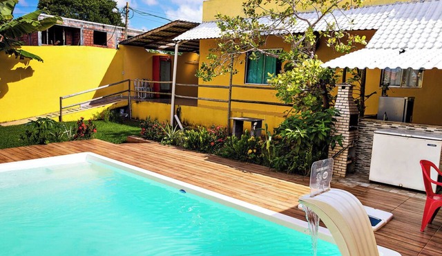 Casa aconchegante com piscina em Camaçari/BA