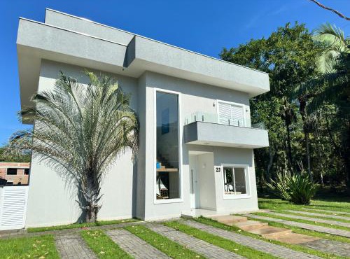 Casa Alto Padrão em Ubatuba em Condomínio in Ubatuba