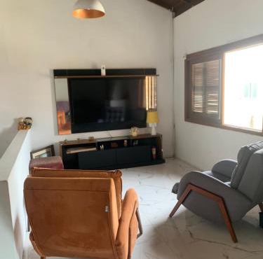 Casa com 4 quartos e piscina pra aproveitar