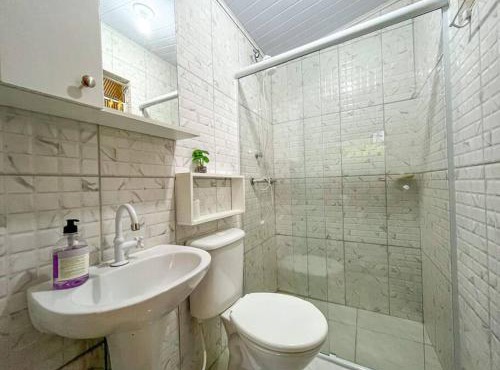 Casa com churrasqueira e piscina, perto de riacho in Angra dos Reis