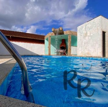 Casa com piscina a 3 minutos do mar in Praia Grande