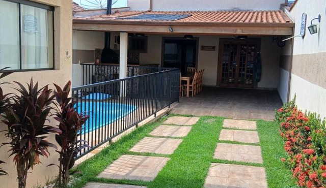 Casa com piscina, Area Gourmet, 8 Pessoas, Taubaté
