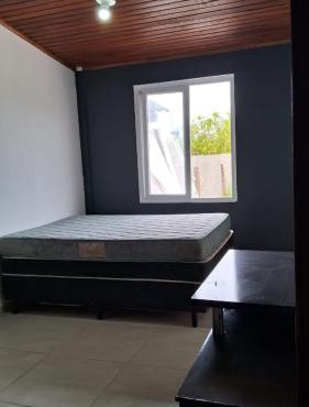 Casa com piscina e pátio grande
