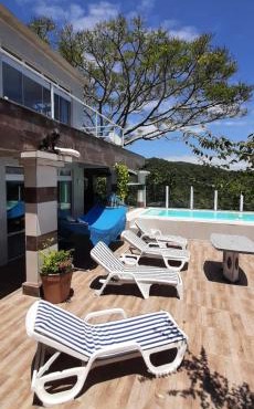 CASA COM PISCINA e VISTA PARA O MAR - Porto Belo-SC Bombinhas-SC in Porto Belo