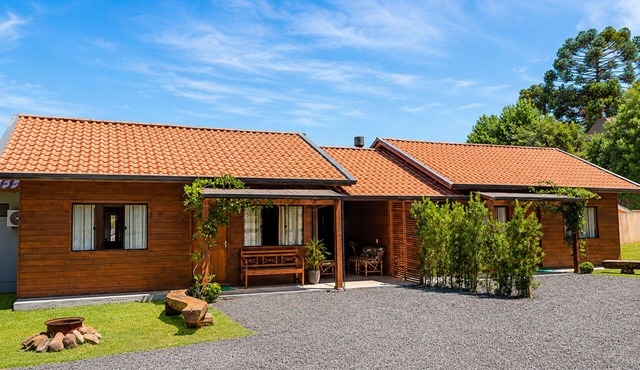 Casa Completa | 2 Suítes + Jardim com Fogo de Chão