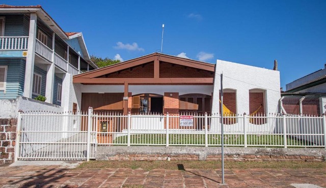 Casa de 5 dormitórios com Piscina in Torres