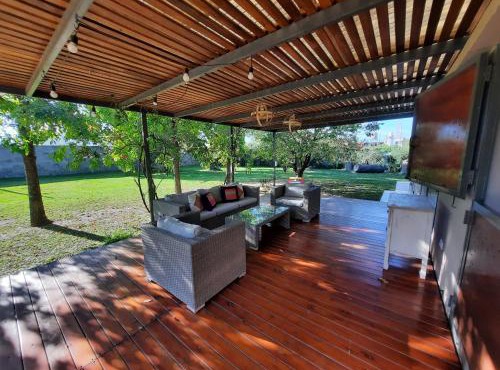 Casa El Cerezo con gran parque y pileta in San Pedro