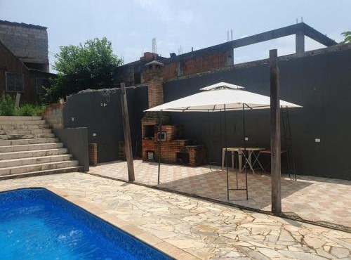 CASA EM ARAÇARIGUAMA TEMPORADa
