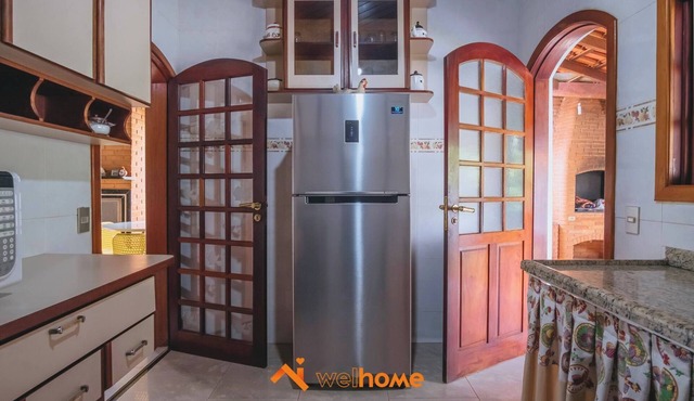 Casa em Santa Bárbara com piscina e forno a lenha
