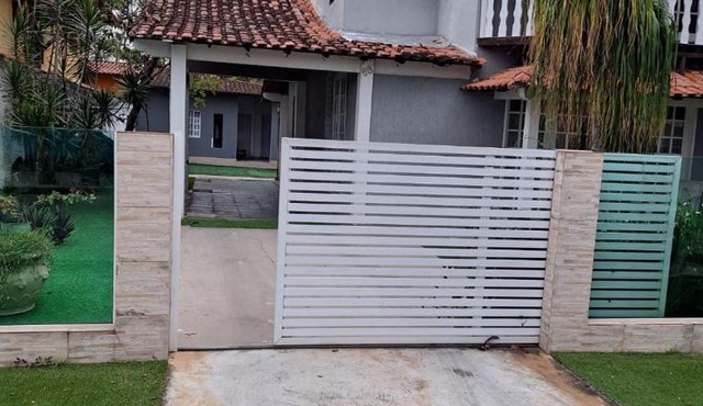 Casa em Condomínio com 1 quarto com banheiro e cozinha externa