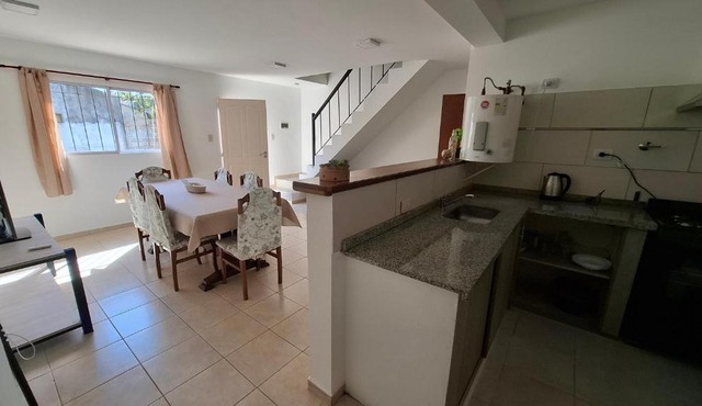 Casa Funes Duplex con Patio y Cochera a 5min del Estadio Kempes y 10min Aeropuerto in Córdoba