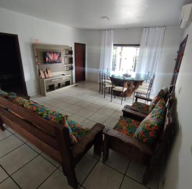 Casa grande, 700m da praia, São Francisco do Sul - SC