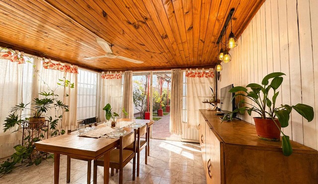 Casa Jade: A Bright and Cozy Home with a Garden in Godoy Cruz