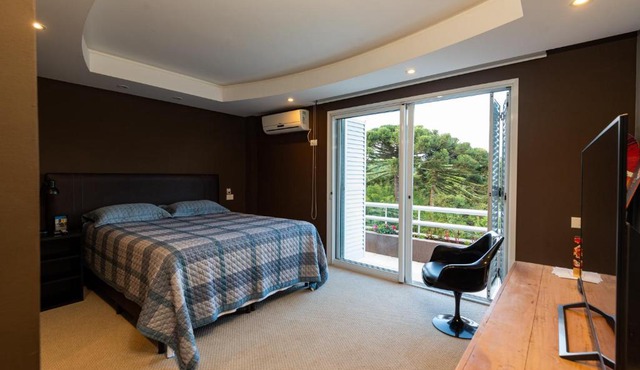 Casa luxuosa em condomínio totalmente equipada