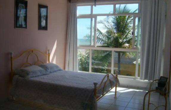 Casa na praia com piscina, churrasqueira e sinucão