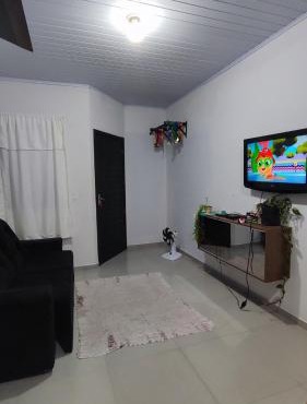 Casa perto da praia, próximo de mercados e farmácias in Balneário Gaivotas