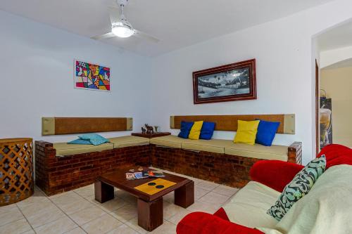 Casa pet friendly c piscina e churrasqueira