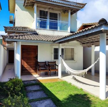 Casa Piscina em Condomínio 5min Praia ITACOATIARA. in Niterói