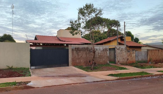 Casa próxima ao centro da Cidade e do Hospital Universitário in Dourados