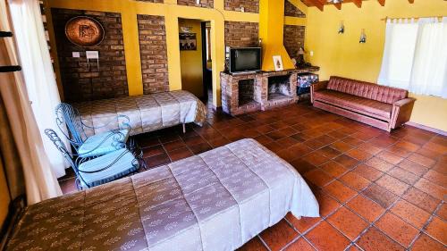 Casa Quinta Rodeada de Bodegas Piscina BBQ Mendoza in Maipú