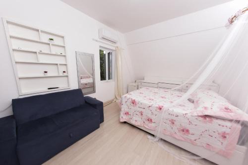 Castelinho Solemar - Suíte Premium com Banheira Privativa e Ar in Praia Grande