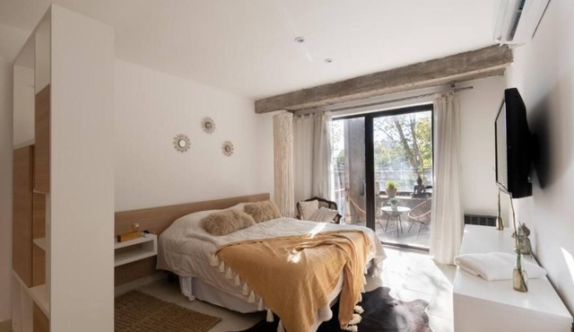 CB Mona Suites in Villa Mercedes