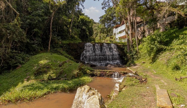 Chalé c Churrasqueira, Cachoeira e Trilha in São Lourenço da Serra