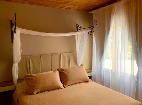 Chalé com Hidro, Lareira, cavalo, piscina, trilha