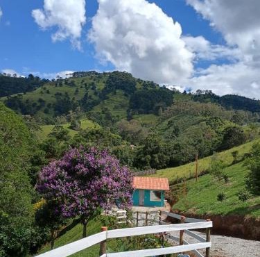 Chalé Som do Riacho e Chalé Riacho Sereno, com Hidromassagem e Lareira á 20 minutos de Gonçalves-MG