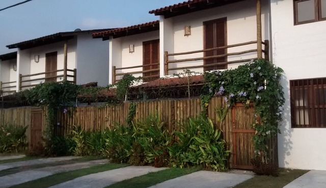 Chalet with two bathrooms (one en-suite) and air conditioning. Annual and seasonal rental.