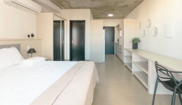 Charming Central Apartment for 2 - CA1104 in Maringá