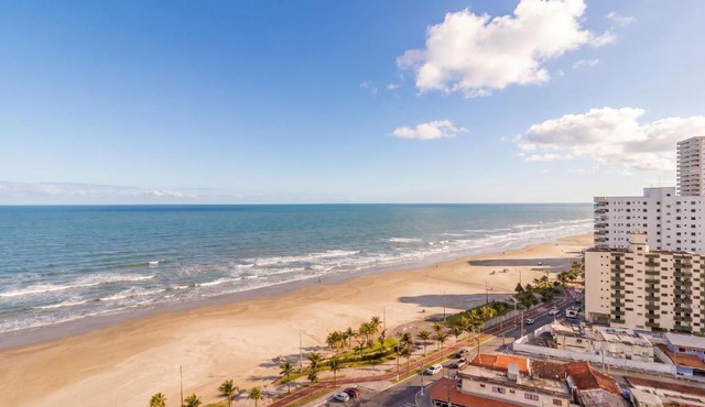 Cobertura com Churrasqueira Vaga e Vista do Mar in Praia Grande