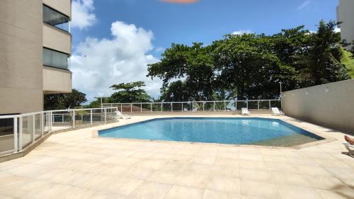 Cobertura Luxuosa, pe na areia - Exclusividade na Praia do Tombo, Guarujá, a Mais Premiada com Bandeira Azul no Brasil