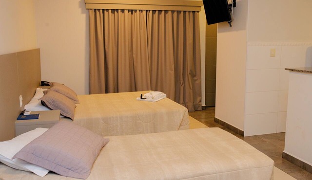 Colonial Flat Hotel
