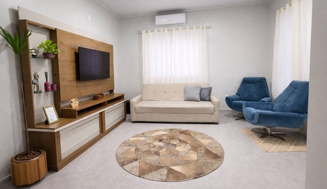 Comfortable new house with 3 bedrooms, en-suite, close to BR290, quiet location.