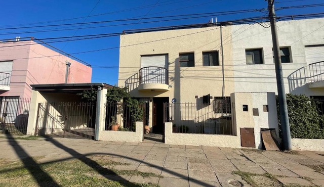 Comoda y amplia casa en Mercedes BsAs