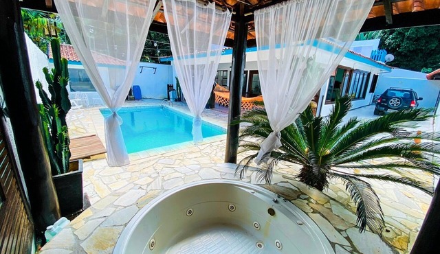 Complete house in Maresias, 450m from the sand
