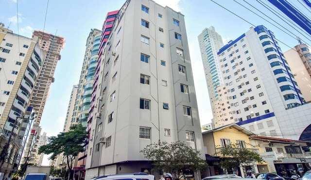 Conforto na Av. Brasil, 150 metros da Praia RS7551