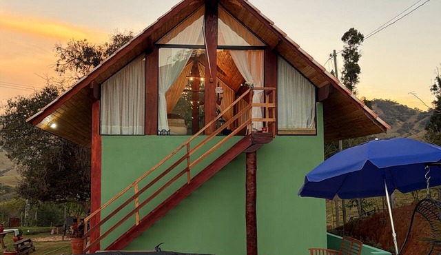 Country house for relaxation! 3 bedrooms, swimming pool, fishing lake, fully equipped kitchen. in Cambuí
