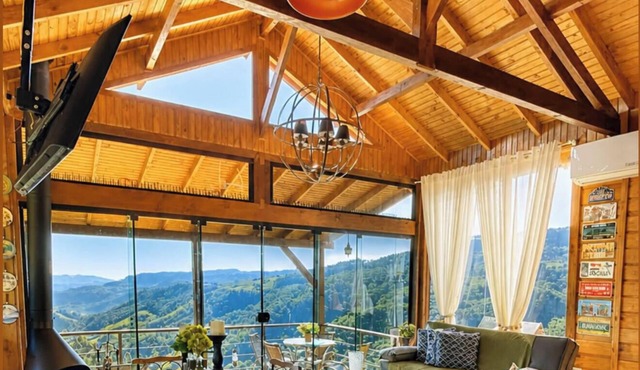 Country house in the mountains of Santa Catarina, at 1000m altitude, surrounded by nature.